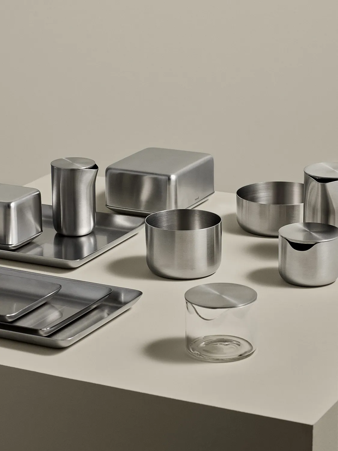 Blomus Basic lattiera acciaio grande con coperchio