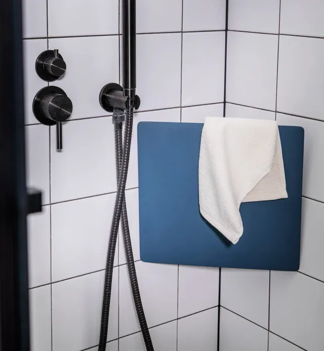 Geelli Hide mensola doccia adesiva senza fori