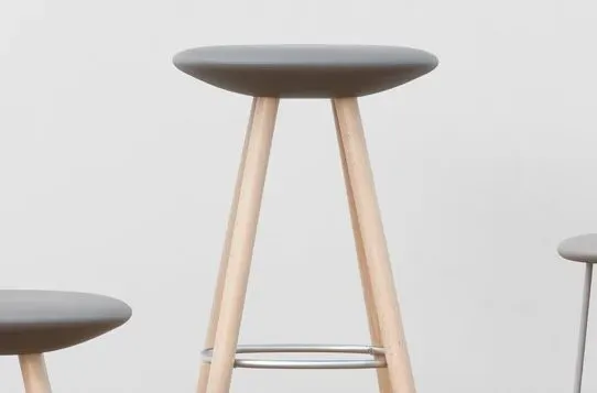 Geelli Viood Bold Alto sgabello gambe legno