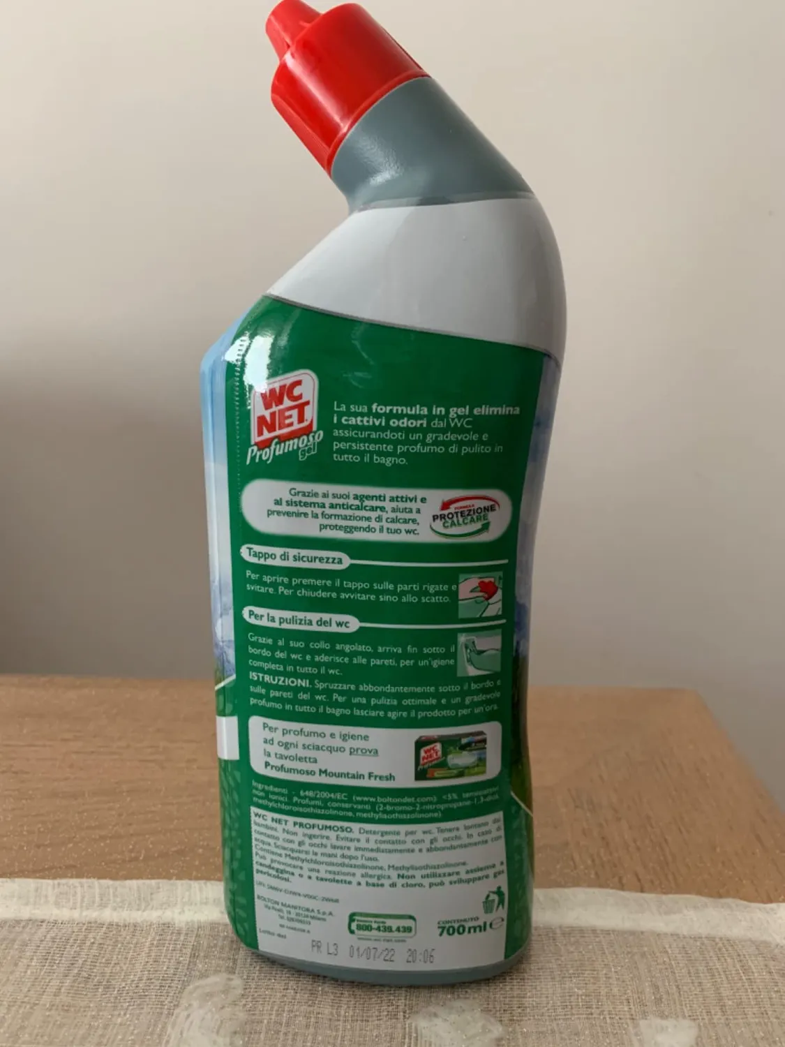 Wc Net Profumoso gel wc assortito 700 ml x 12 anticalcare