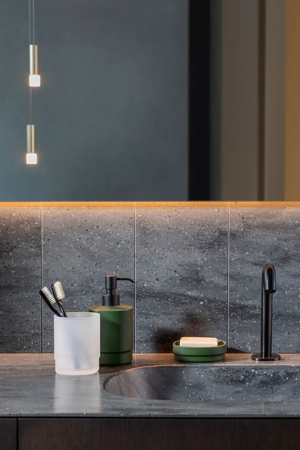 Geelli Curvy bicchiere portaspazzolini bagno gel