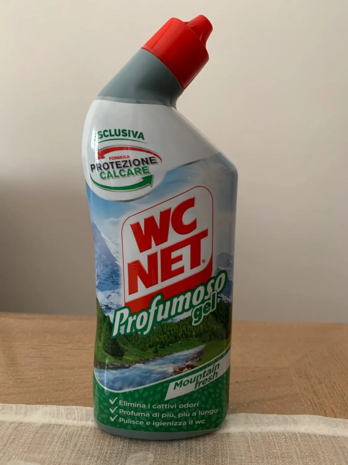 Wc Net Profumoso gel wc assortito 700 ml x 12 anticalcare